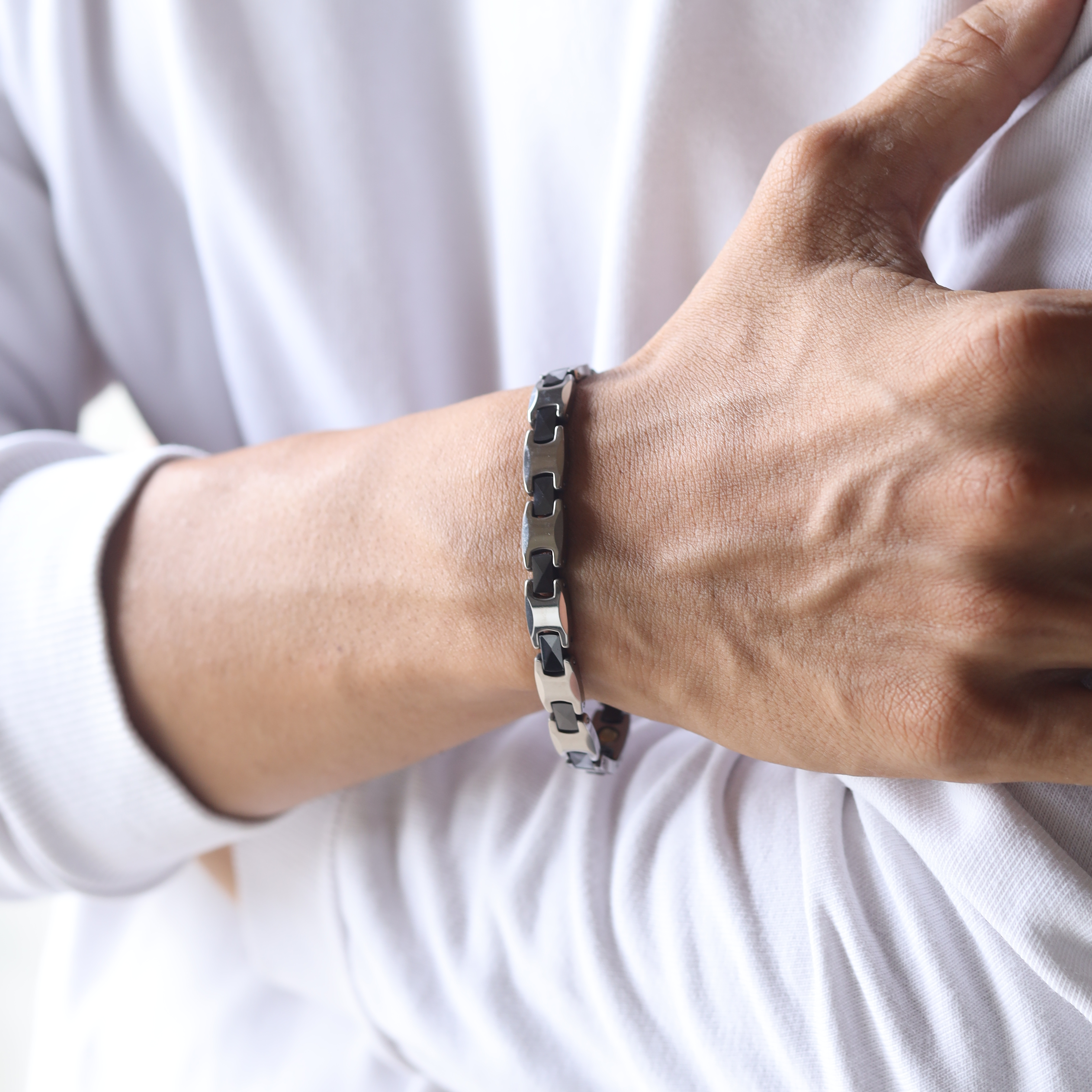 Silver & Black Chain-Link Bracelet