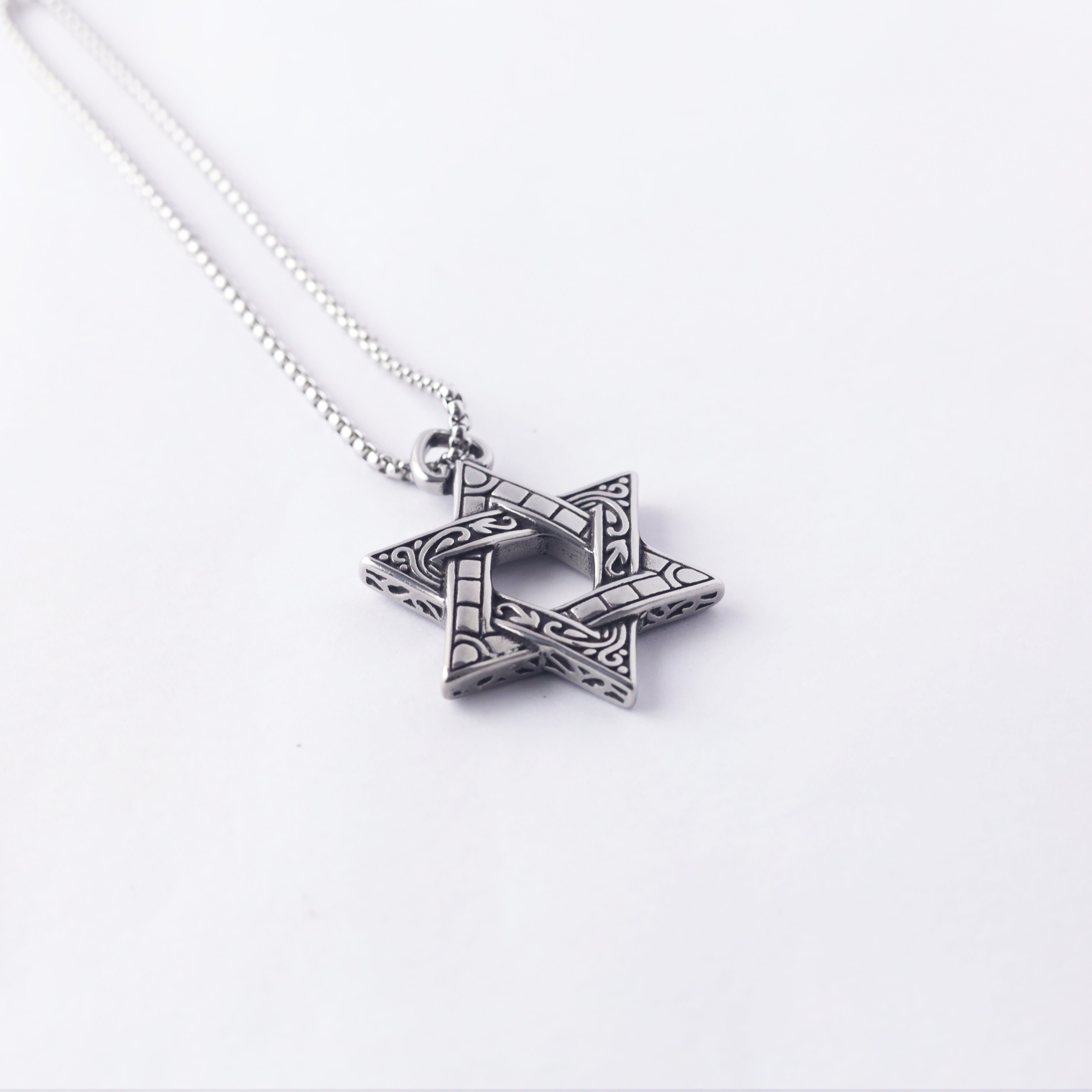 Geometric Star Pendant Necklace